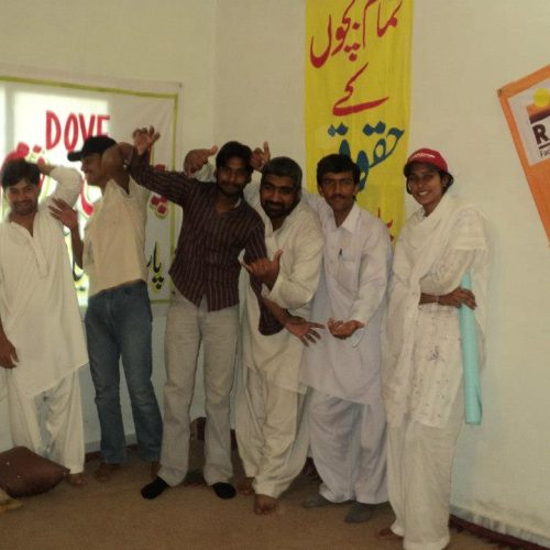 311208_410145422374803_1873918237_n